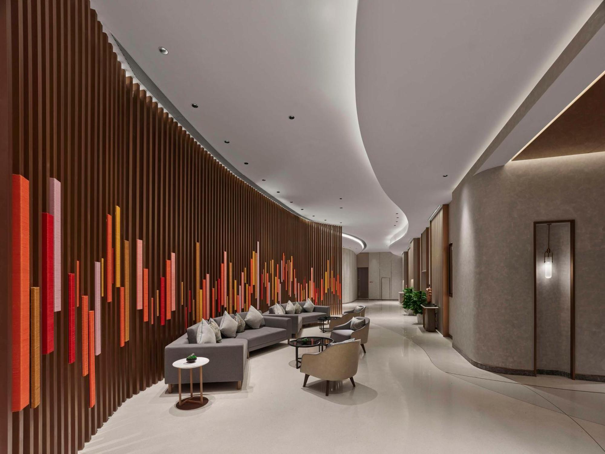 Отель Doubletree By Hilton Nanning Wuxiang Экстерьер фото